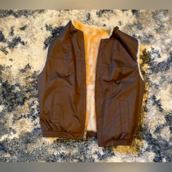 Chic Faux Fur Vest in Cream - Picture 12 of 14